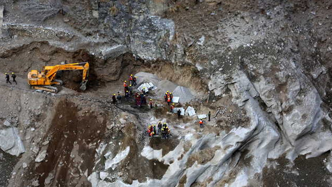 Himalaya Flood Disaster Hits Delhi Water Supply FAMOUS REPORTERS