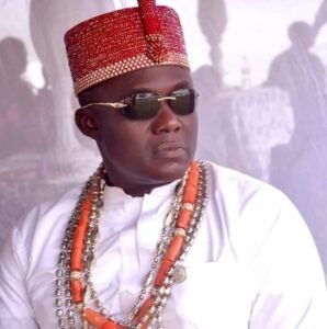 Ikwuano Royal father, Eze Ben Lauds Otti over Abia 8th Assembly inauguration 2 HRH, Eze Ben Oriaku